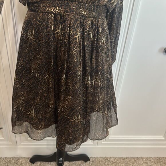 Kurt Thomas Silk Leopard Print Dress with Slit Sleeves Size 8 - Picture 4 of 9